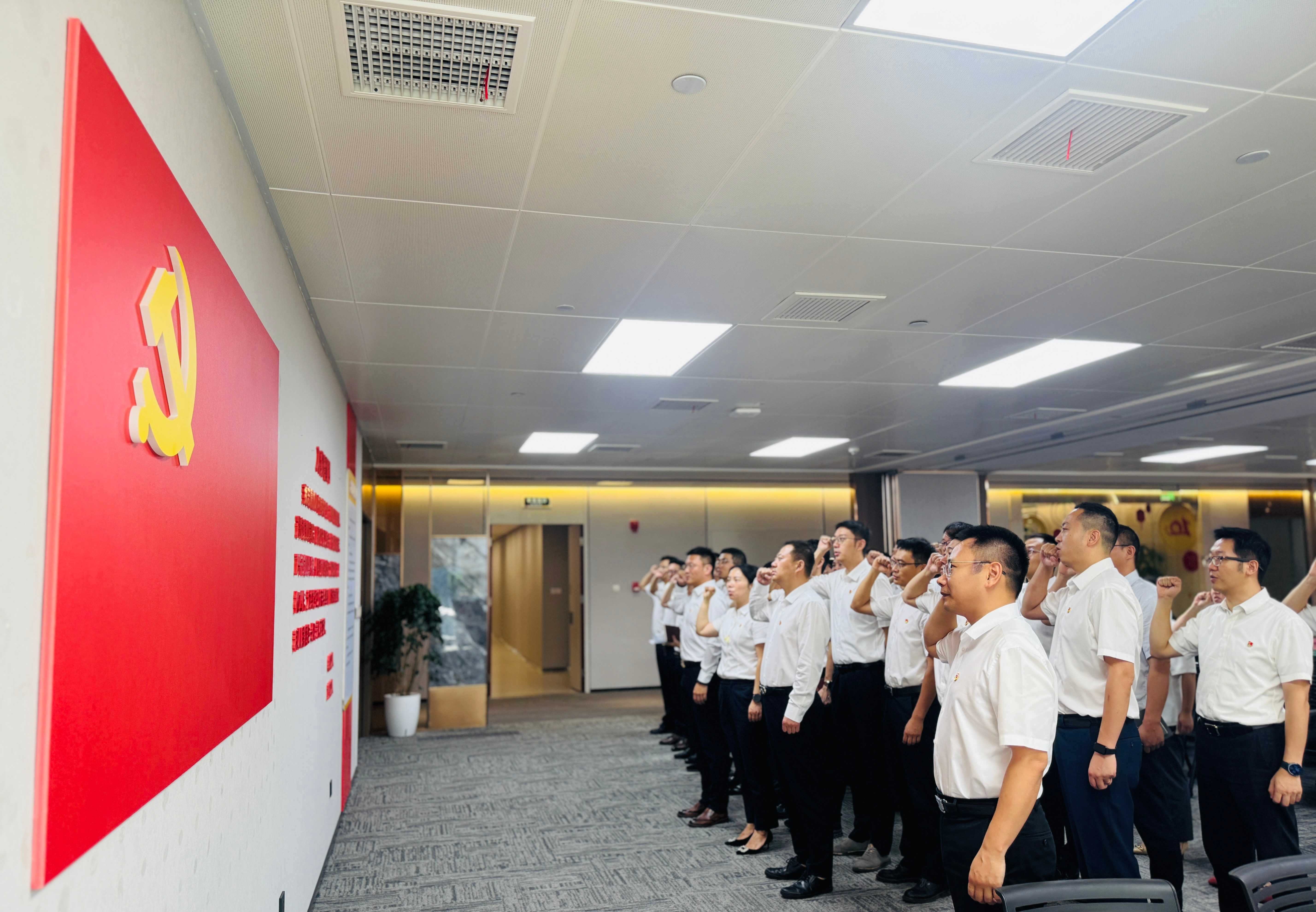 18c419d3c24da5c86deef13a550fa951_(1) 18c419d3c24da5c86deef13a550fa951_(1)